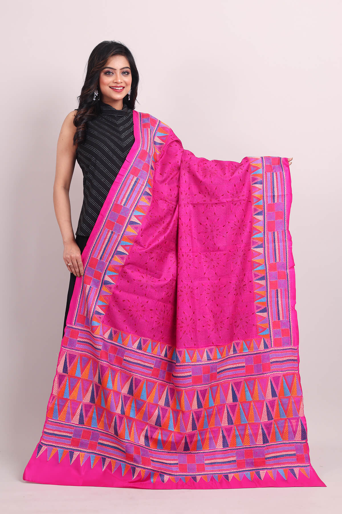 D27-1-2.jpg Pink Geometrical Pure Silk Kantha Dupatta - Image 1