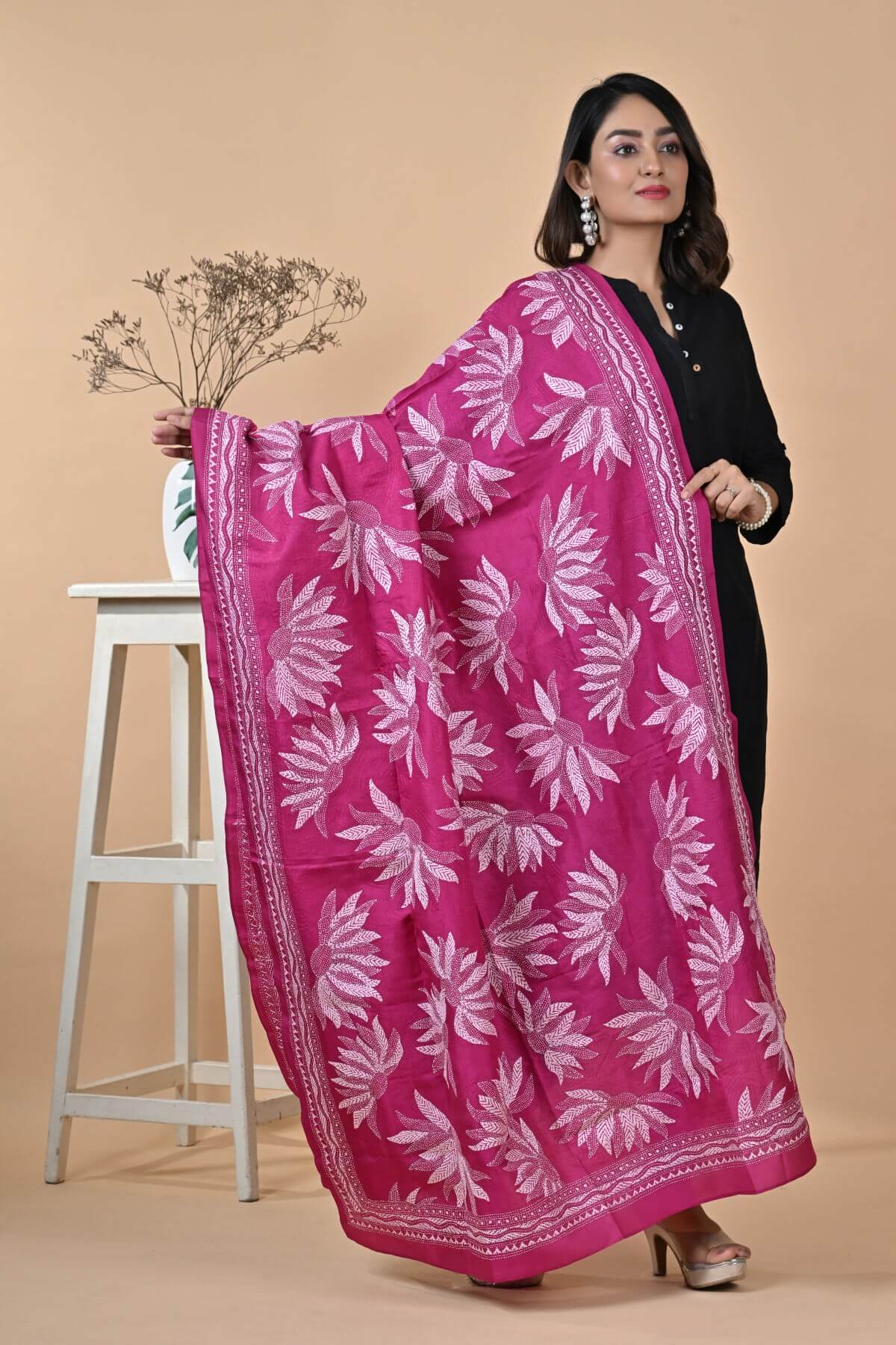 D44-1.jpg Pink Lotus Pure Silk Kantha Dupatta - Image 1