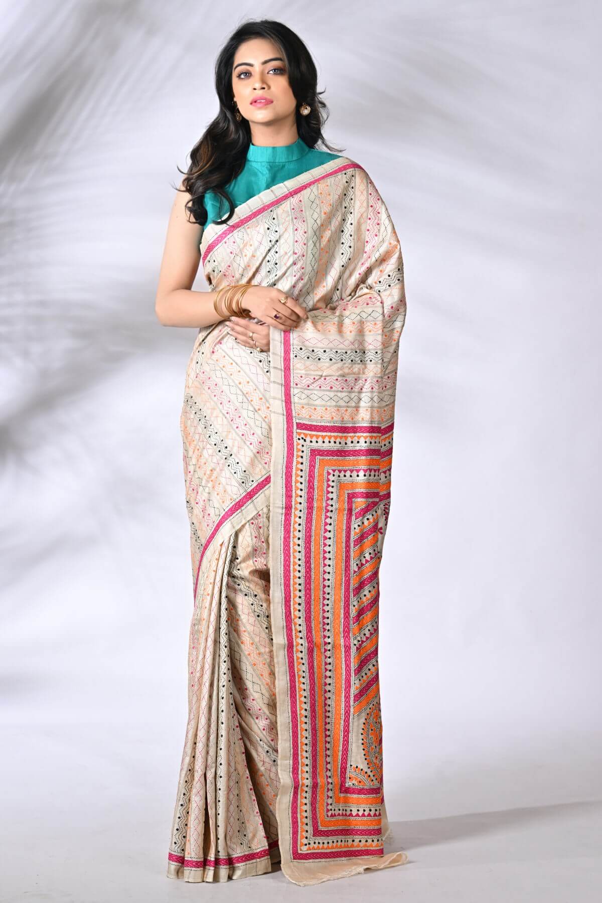 S100-1.jpg Off White Traditional Pure Gachi Tussar Kantha Saree - Image 1