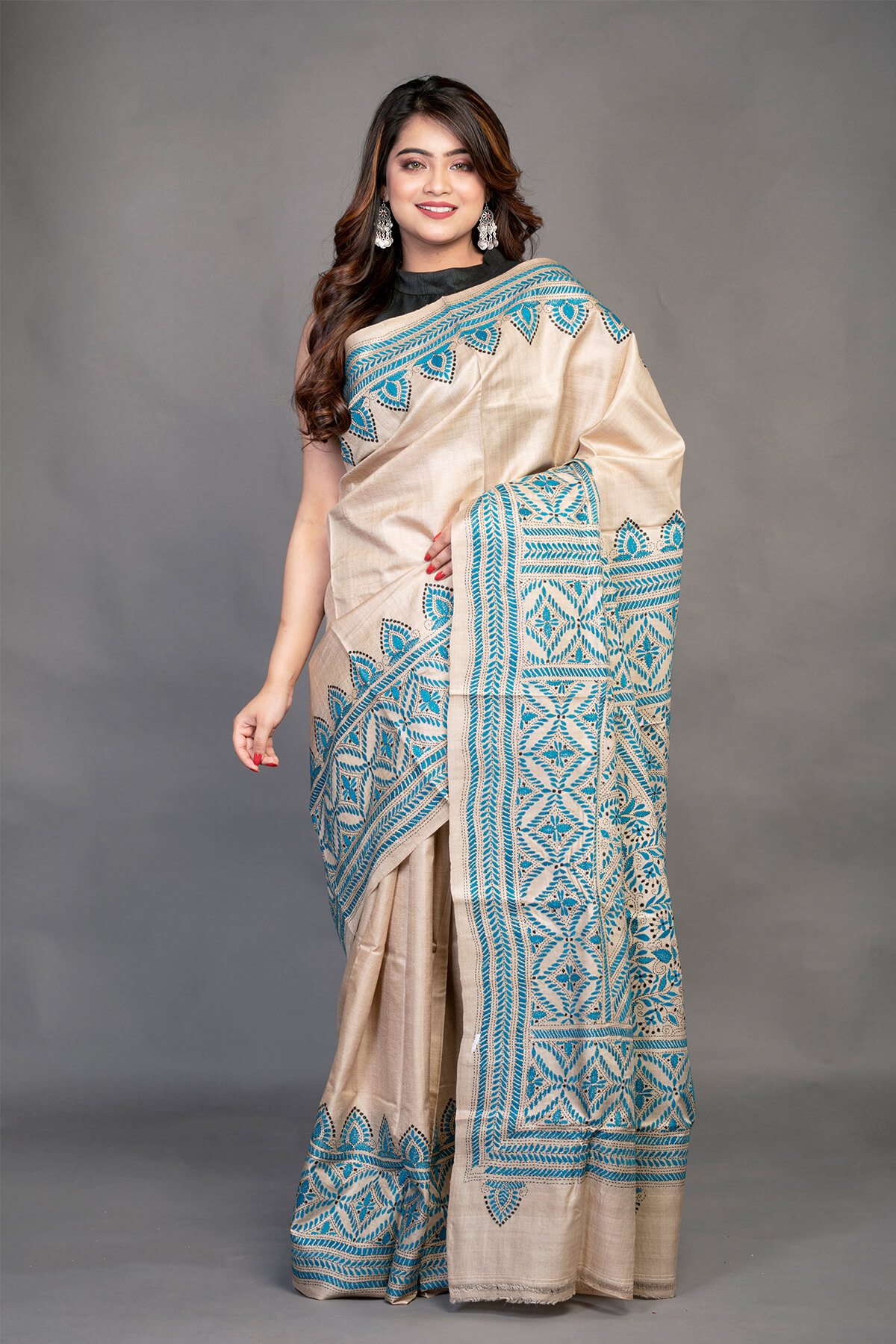 S12-1-1.jpg Off White Kantha Traditional Pure Tussar Saree - Image 1