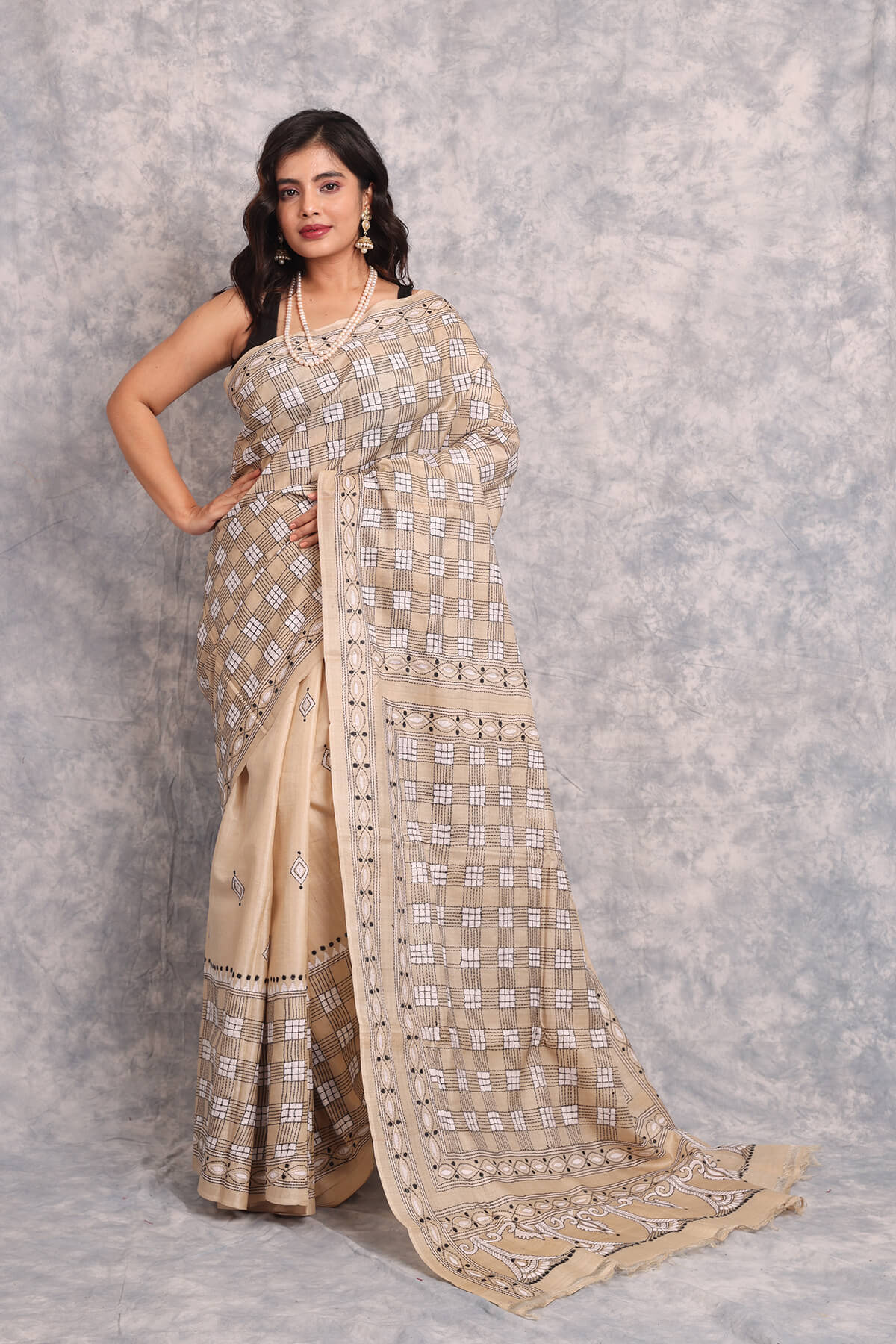 S21-1-3.jpg Off White Traditional Pure Tussar Kantha Saree - Image 1