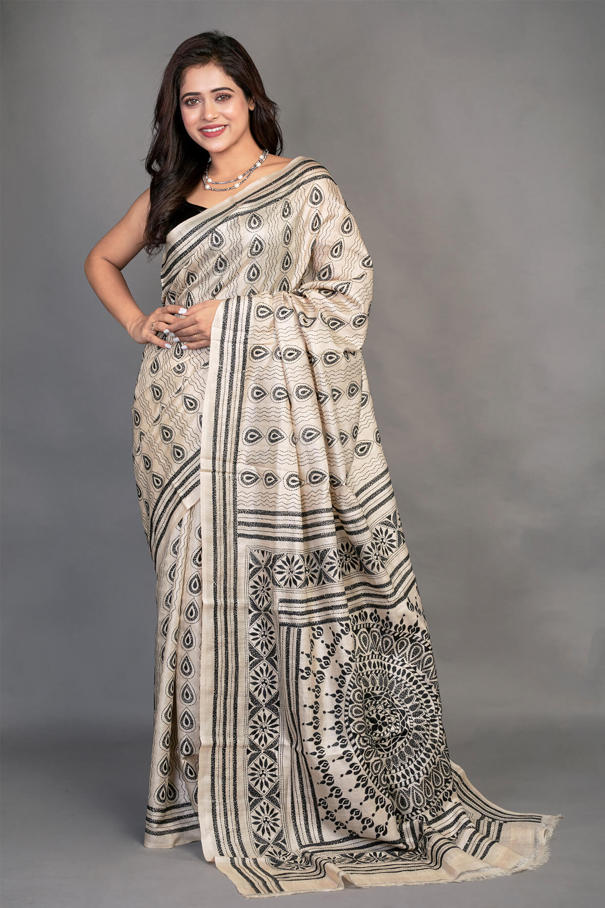 S3-1.jpg Off White Kantha Traditional Pure Tussar Saree - Image 1