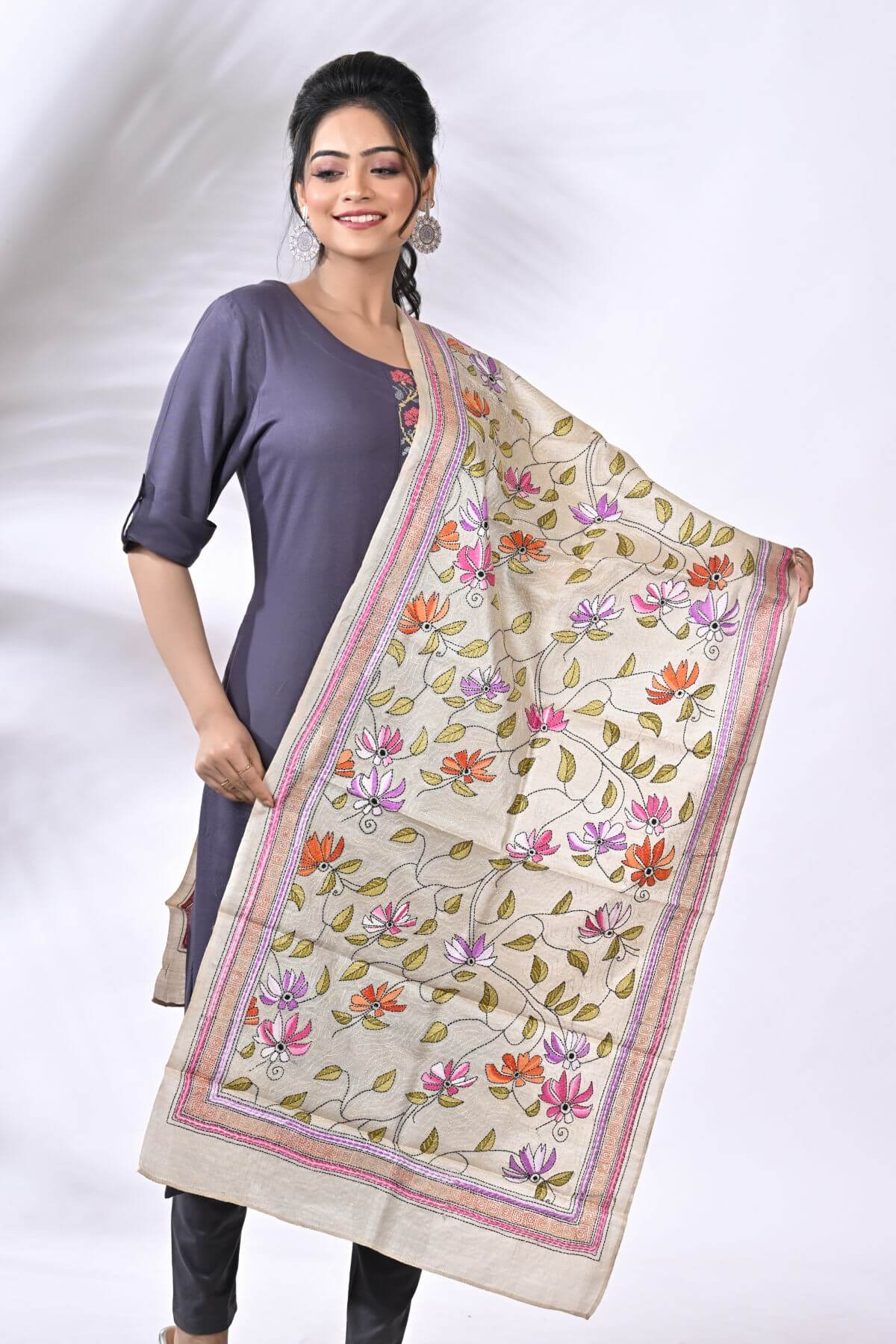 ST38-1.jpg Off White Floral Pure Tussar Kantha Stole - Image 1